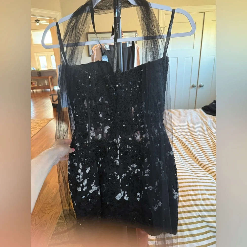 ✨ JOVANI Beaded Black Lace Corset Dress – Perfect for Prom! ✨ - Picture 4 of 11